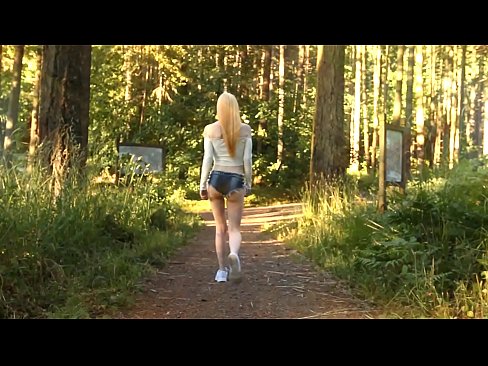 ❤️ Schöne Frau bewegt sich langsam, nicht nackt Video ❌ Anal porn bei porn de.raceporn.ru ﹏